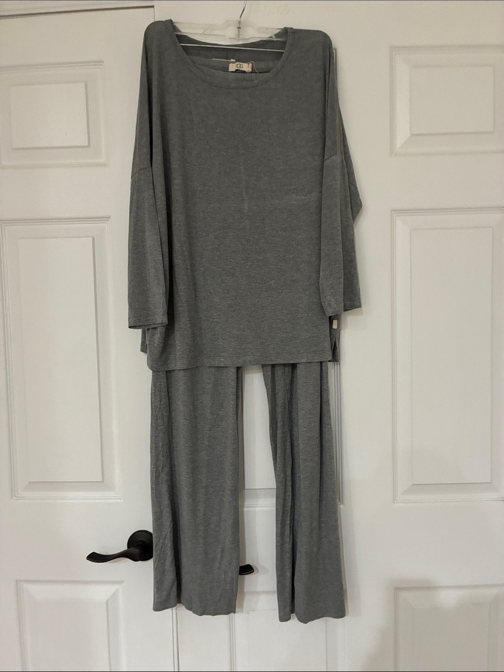 Ugg brand Women's Size Large Cozy Lounge/Pajama Set - Gray